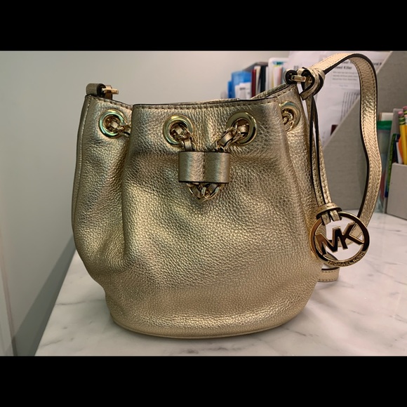 Michael Kors Frankie Drawstring Crossbody - Picture 5 of 8